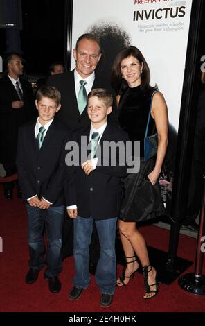 Der ehemalige Springbokkapitän Francois Pienaar und seine Familie nehmen an der Premiere von Warner Bros' ''Invictus'' Teil, die an der Academy of Motion Picture Arts & Sciences stattfand. Los Angeles, Kalifornien am 3. Dezember 2009. Foto von Lionel Hahn/ABACAPRESS.COM (im Bild: Francois Pienaar)' Stockfoto