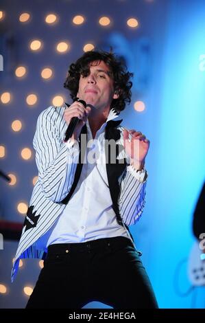 Mika lors de l'enregistrement de l'Emission Vivement Dimanche a Paris, France, le 4 novembre 2009. Foto Max Colin/ABACAPRESS.COM Stockfoto