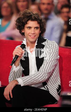 Mika lors de l'enregistrement de l'Emission Vivement Dimanche a Paris, France, le 4 novembre 2009. Foto Max Colin/ABACAPRESS.COM Stockfoto