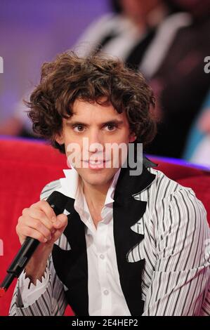 Mika lors de l'enregistrement de l'Emission Vivement Dimanche a Paris, France, le 4 novembre 2009. Foto Max Colin/ABACAPRESS.COM Stockfoto