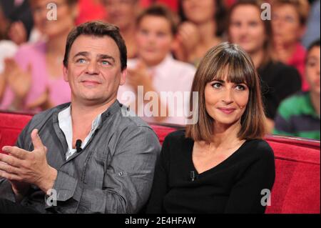 Thierry Godard, Emmanuelle Bach lors de l'enregistrement de l'Emission Vivement Dimanche a Paris, France, le 14 octobre 2009. Foto Max Colin/ABACAPRESS.COM Stockfoto