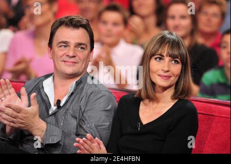 Thierry Godard, Emmanuelle Bach lors de l'enregistrement de l'Emission Vivement Dimanche a Paris, France, le 14 octobre 2009. Foto Max Colin/ABACAPRESS.COM Stockfoto