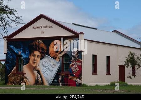 Street Art Wandgemälde von Heesco mit der lokal geborenen Altgesängerin Ada Crossley im 'Heescotown' Yarram, South Gippsland, Victoria, Australien Stockfoto