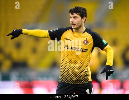 Dresden, Deutschland. Januar 2021. Fußball: 3. liga, SG Dynamo Dresden - 1. FC Kaiserslautern, 20. Spieltag, im Rudolf-Harbig-Stadion. Dynamos Philipp Hosiner Gesten. Quelle: Robert Michael/dpa-Zentralbild/dpa/Alamy Live News Stockfoto