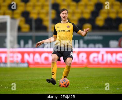 Dresden, Deutschland. Januar 2021. Fußball: 3. liga, SG Dynamo Dresden - 1. FC Kaiserslautern, 20. Spieltag, im Rudolf-Harbig-Stadion. Dynamos Tim Knipping Gesten. Quelle: Robert Michael/dpa-Zentralbild/dpa/Alamy Live News Stockfoto