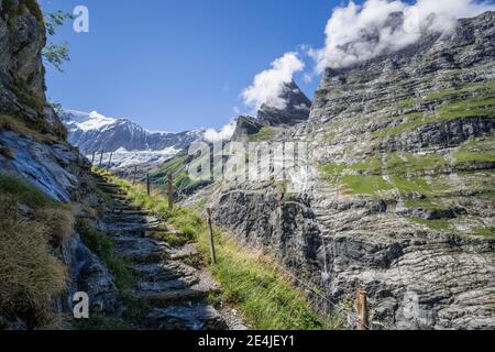 Alpenweg am Unteren Grindelwaldgletscher, bei Grindelwald, im Berner Oberland, Schweiz Stockfoto