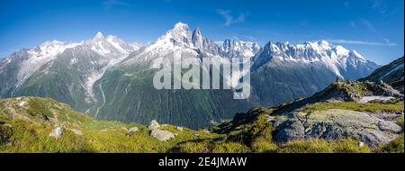 Bergpanorama, Glacier Mer de Glace und Glacier d'Argentiere, Aiguille Verte, Aiguille du Midi, Aiguille du Moine, Mont Blanc, Grandes Jorasses Stockfoto