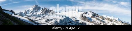 Linke Hütte Albert 1er, Bergpanorama, Glacier du Tour, Gletscher und Berggipfel, hochalpine Landschaft, Gipfel der Aiguille du Chardonnet Stockfoto