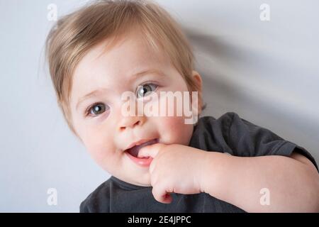 Porträt von lächelnden Baby boy Stockfoto