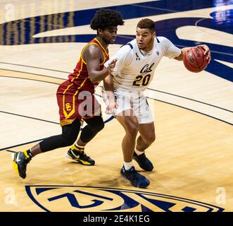 Hass Pavilion. Januar 2021. CA U.S.A. der kalifornische Wachmann Matt Bradley (20) fährt während des NCAA Basketballspiels zwischen den USC Trojanern und den California Golden Bears 68-76, die im Hass Pavilion verloren wurden, zum Reifen. Thurman James/CSM/Alamy Live News Stockfoto