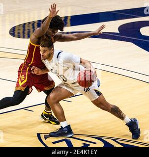 Hass Pavilion. Januar 2021. CA U.S.A. der kalifornische Wachmann Matt Bradley (20) fährt während des NCAA Basketballspiels zwischen den USC Trojanern und den California Golden Bears 68-76, die im Hass Pavilion verloren wurden, zum Reifen. Thurman James/CSM/Alamy Live News Stockfoto