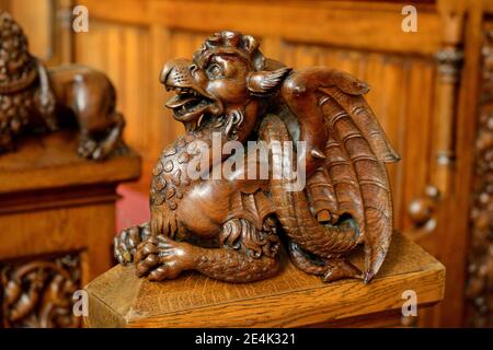 Kirchenbänke, Chor in St. Martin's Cathedral, Bratislava, Slowenien Stockfoto