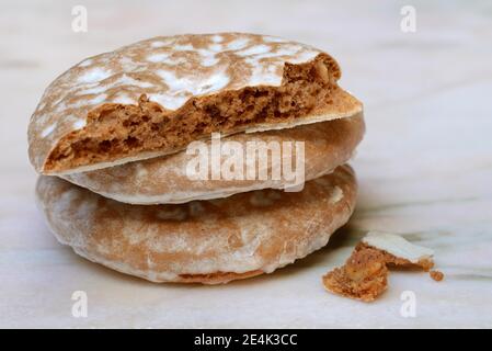 Oblaten-Lebkuchen, Oblatenlebkuchen, halbiert, geöffnet, Nürnberger Lebkuchen, glasiert Stockfoto