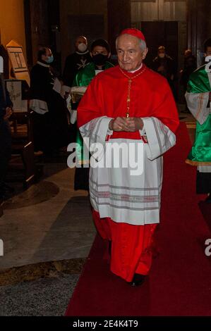 24. Januar 2020 : Karte. Silvano Maria Tomasi feiert die Messe während seiner Besitzergreifung der Diakonie von San Nicola in Carcere in Rom. Stockfoto