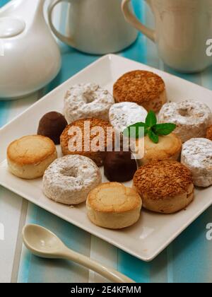 Mantecados. Typisches Dessert für Weihnachten in Spanien. Shortbread. Stockfoto