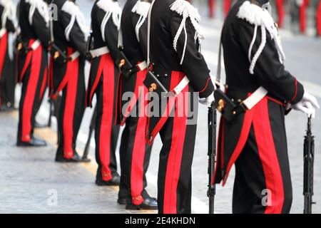 Roma, Italia - 4 novembre 2016: I carabinieri schierati in via IV Novembre il Giorno dell'Unità Nazionale e Giornata delle Forze Armate Stockfoto