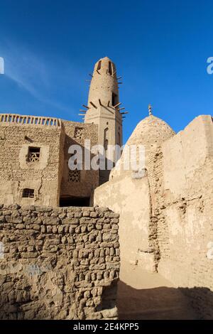 Verlassene alte Dorf el-Qasr in der Oase Dakhla, Ägypten Stockfoto