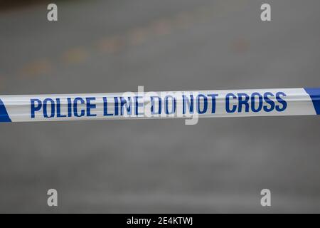 London, Großbritannien. Januar 2021. Ein Polizeiband an einem Tatort in London. Kredit: Dinendra Haria/SOPA Images/ZUMA Wire/Alamy Live Nachrichten Stockfoto