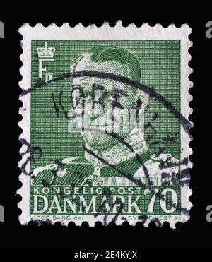 Die in Dänemark gedruckte Briefmarke zeigt König Frederik IX., Serie, um 1950 Stockfoto