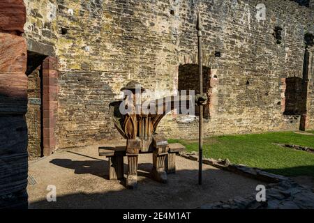 Die geschnitzte Skulptur in Conwy Castle von John Merrill Stockfoto