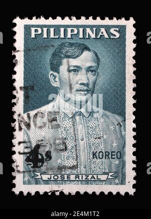 Briefmarke gedruckt auf den Philippinen zeigt Jose Rizal (1861-1896)(Aufdruck 4c auf 6c), um 1964 Stockfoto
