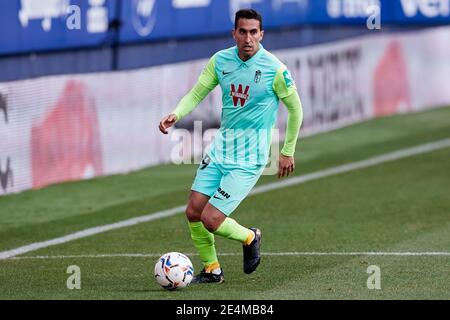 Pamplona, Spanien. Januar 2021, 24. Angel Montoro von Granada CF in Aktion während des La Liga Spiels zwischen CA Osasuna und Granada CF im El Sadar Stadion gespielt. Kredit: Ion Alcoba/Capturasport/Alamy Live Nachrichten Stockfoto