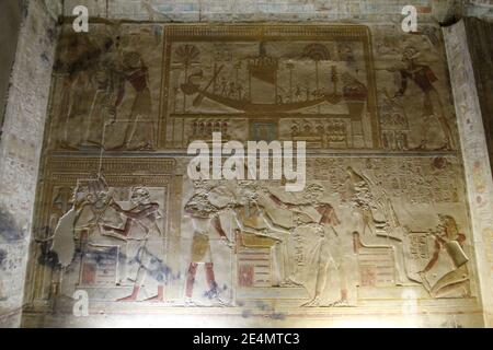 Reliefbilder im Tempel von Sethos I in Abydos, Ägypten Stockfoto