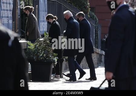 Washington, Usa. Januar 2021. Präsident Joe Biden kommt in der Holy Trinity Church in Georgetown in Washington, DC. Am Sonntag, 24. Januar 2021. Foto von Oliver Contreras/UPI Kredit: UPI/Alamy Live News Stockfoto