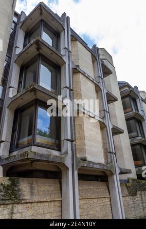 Das Sir Thomas White Building, bekannt als 'Tommy White', oder das 'Beehive', St Johns College, Lamb and Flag Passage, Oxford, Oxfordshire, Großbritannien. Stockfoto