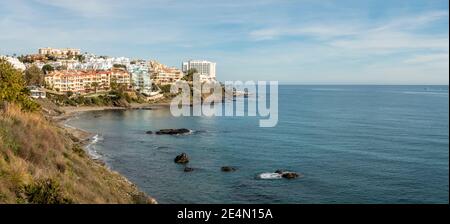 Appartementhäuser am mittelmeer, Benalmadena, Costa del Sol, Andalusien, Spanien. Stockfoto