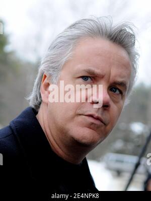 Schauspieler Tim Robbins kommt am 7. Januar 2008 bei einem Wahlkampfereignis für den demokratischen Präsidentschaftskandidaten und ehemaligen Senator John Edwards aus North Carolina im Haus von Peter und Jo Smith in Bedford, NH, USA an. Die Kandidaten haben sich auf New Hampshire vor dem 8. Januar Bundesstaat Primär konvergiert. Foto von Olivier Douliery/ABACAPRESS.COM Stockfoto
