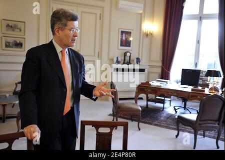 Jean-David Levitte, Diplomatischer Berater von Präsident Nicolas Sarkozy, wird am 22. Januar 2008 in seinem Büro im Elysée-Palast in Paris, Frankreich, abgebildet. Foto von Elodie Gregoire/ABACAPRESS.COM Stockfoto