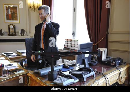 Jean-David Levitte, Diplomatischer Berater von Präsident Nicolas Sarkozy, wird am 22. Januar 2008 in seinem Büro im Elysée-Palast in Paris, Frankreich, abgebildet. Foto von Elodie Gregoire/ABACAPRESS.COM Stockfoto