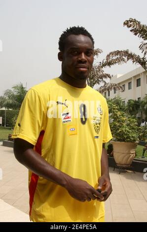 Der Ghanaer Michael Essien verbringt am 2. Februar 2008 Zeit vor dem Viertelfinale des African Cup of Nations gegen Nigeria in Accra, Ghana. Foto von Steeve McMay/Cameleon/ABACAPRESS.COM Stockfoto