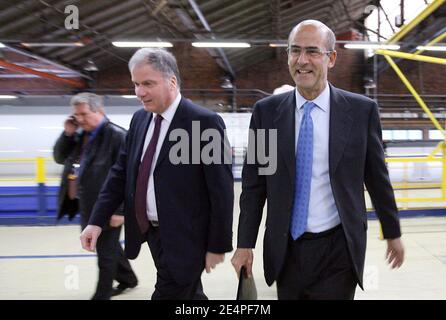 Philippe Mellier, Präsident von Alstom, und Patrick Kron, CEO von Alstom, sind am 5. Februar 2008 im Werk von Alstom in Aytre, Westfrankreich, vertreten. Foto von Romuald Meigneux/Pool/ABACAPRESS.COM Stockfoto