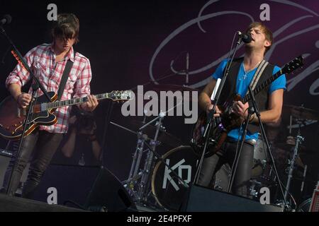 DIE US-Band Kings of Leon spielt live auf der Bühne während der 5. Ausgabe des "Rock en seine" Musikfestivals, in Saint-Cloud bei Paris, Frankreich, am 26. August 2007. Foto von DS/ABACAPRESS.COM Stockfoto