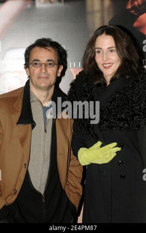 Albert Dupontel und Suzanne von Aichinger nehmen an der Premiere von "Paris" Teil, die am 11. Februar 2008 im UGC Normandy in Paris, Frankreich, stattfand. Foto von Giancarlo Gorassini/ABACAPRESS.COM Stockfoto