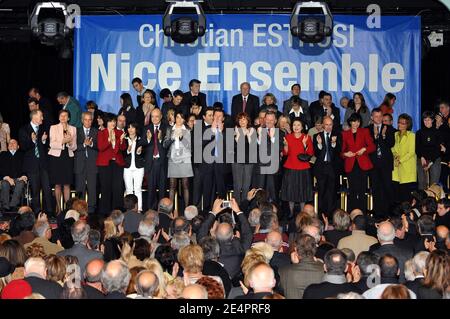 Christian Estrosi, seine Frau Dominique, Denise Fabre, Rudy Salles, Muriel Marland-Militello nehmen an der Einführung seiner Liste für die Bürgermeisterwahlen in Nizza, Frankreich, am 17. Februar 2008 Teil. Foto von Erci Boizet/ABACAPRESS.COM Stockfoto