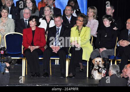 Denise Fabre nimmt an der Einführung der Liste von Christian Estrosi für die Bürgermeisterwahlen in Nizza, Frankreich, am 17. Februar 2008 Teil. Foto von Erci Boizet/ABACAPRESS.COM Stockfoto