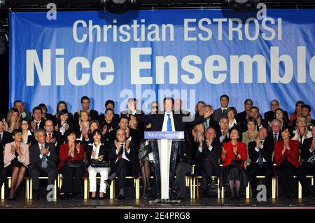 Christian Estrosi, seine Frau Dominique, Denise Fabre, Rudy Salles, Muriel Marland-Militello nehmen an der Einführung seiner Liste für die Bürgermeisterwahlen in Nizza, Frankreich, am 17. Februar 2008 Teil. Foto von Erci Boizet/ABACAPRESS.COM Stockfoto