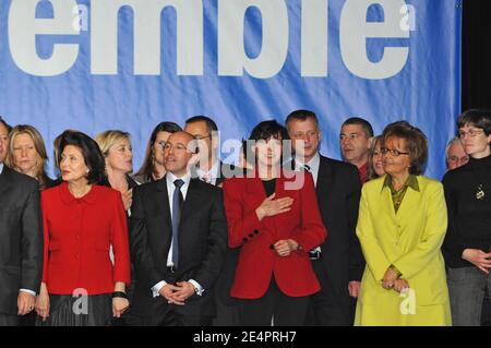 Christian Estrosi, seine Frau Dominique, Denise Fabre, Rudy Salles, Muriel Marland-Militello nehmen an der Einführung seiner Liste für die Bürgermeisterwahlen in Nizza, Frankreich, am 17. Februar 2008 Teil. Foto von Erci Boizet/ABACAPRESS.COM Stockfoto