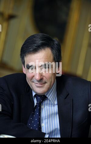 Exklusiv - Premierminister Francois Fillon im Hotel Matignon in Paris, Frankreich, am 11. Februar 2008. Foto von Elodie Gregoire/ABACAPRESS.COM Stockfoto