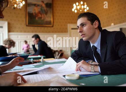 Frankreichs jüngster bürgermeisterlicher Kandidat Maxime Verner, 18, posiert am 21. Februar 2008 in Bron, Vorort von Lyon. Fotos von Vincent Dargent/ABACAPRESS.COM Stockfoto