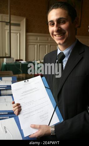 Frankreichs jüngster bürgermeisterlicher Kandidat Maxime Verner, 18, posiert am 21. Februar 2008 in Bron, Vorort von Lyon. Fotos von Vincent Dargent/ABACAPRESS.COM Stockfoto