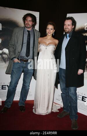 DIE US-Schauspielerin Jessica Alba, schwanger mit den Regisseuren Xavier Palud und David Moreau, posiert während der französischen Premiere von "The Eye", die am 4. März 2008 im Marignan-Theater in Paris stattfand. Foto von Denis Guignebourg/ABACAPRESS.COM Stockfoto