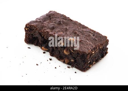 Brownie Stücke auf weißem Hintergrund. Köstliche Schokoladenkuchen. Stockfoto