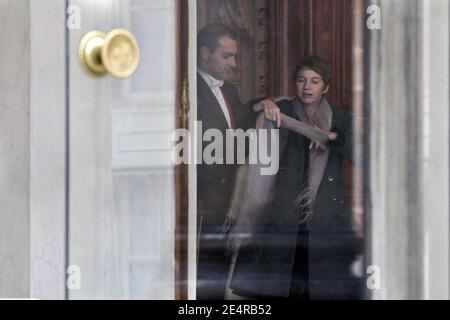 Der französische MEDEF-Präsident Laurence Parisot verlässt den Elysee-Palast, als der französische Präsident Nicolas Sarkozy und seine Frau Carla am 8. März 2008 im Elysee-Palast in Paris, Frankreich, 150 "außergewöhnliche Frauen" zu einem Mittagessen zum Internationalen Frauentag empfangen. Foto von Ammar Abd Rabbo/ABACAPRESS.COM Stockfoto