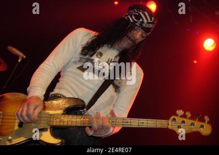 DIE US-Band Eagles of Death Metal spielt am 30. Januar 2007 live auf der Bühne in Paris, Frankreich. Foto von DS/ABACAPRESS.COM Stockfoto