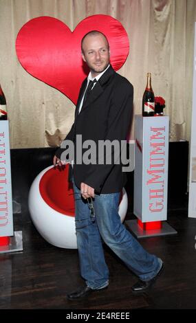 Das Darstellermitglied Pierre-Francois Martin-Laval posiert für Bilder, als er zur After Party der "Moderne Liebe"-Premiere am 11. März 2008 in L'Etoile in Paris, Frankreich, kommt. Foto von Nicolas Khayat/ABACAPRESS.COM Stockfoto
