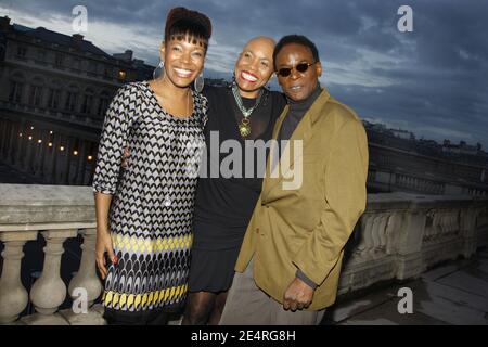 Jazzsängerin Dee Dee Bridgewater mit China Moses seiner Tochter und Schauspieler Malik Bowen, nachdem sie am 14. März 2008 von der französischen Kulturministerin Christine Albanel in Paris, Frankreich, mit dem "Ritter des Ordens der Künste und der Buchstaben" ausgezeichnet wurde. Foto von Thierry Orban/ABACAPRESS.COM Stockfoto